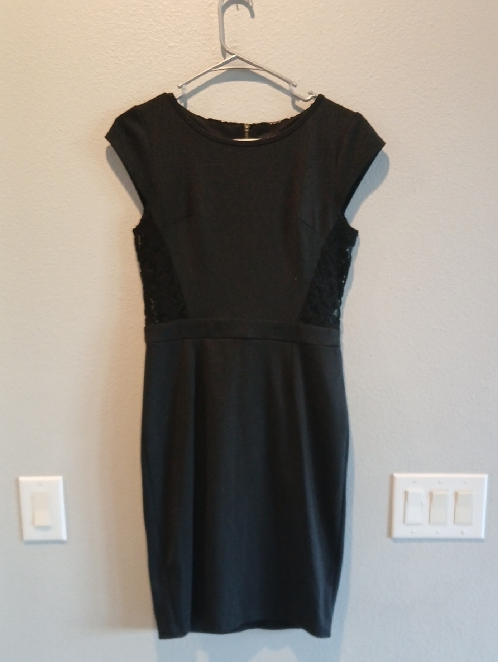 Eros Apparel New York Medium Classic Black Cap-Sleeve Sheath Dress - Open Lace